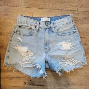 Abercrombie mid rise shorts size 24